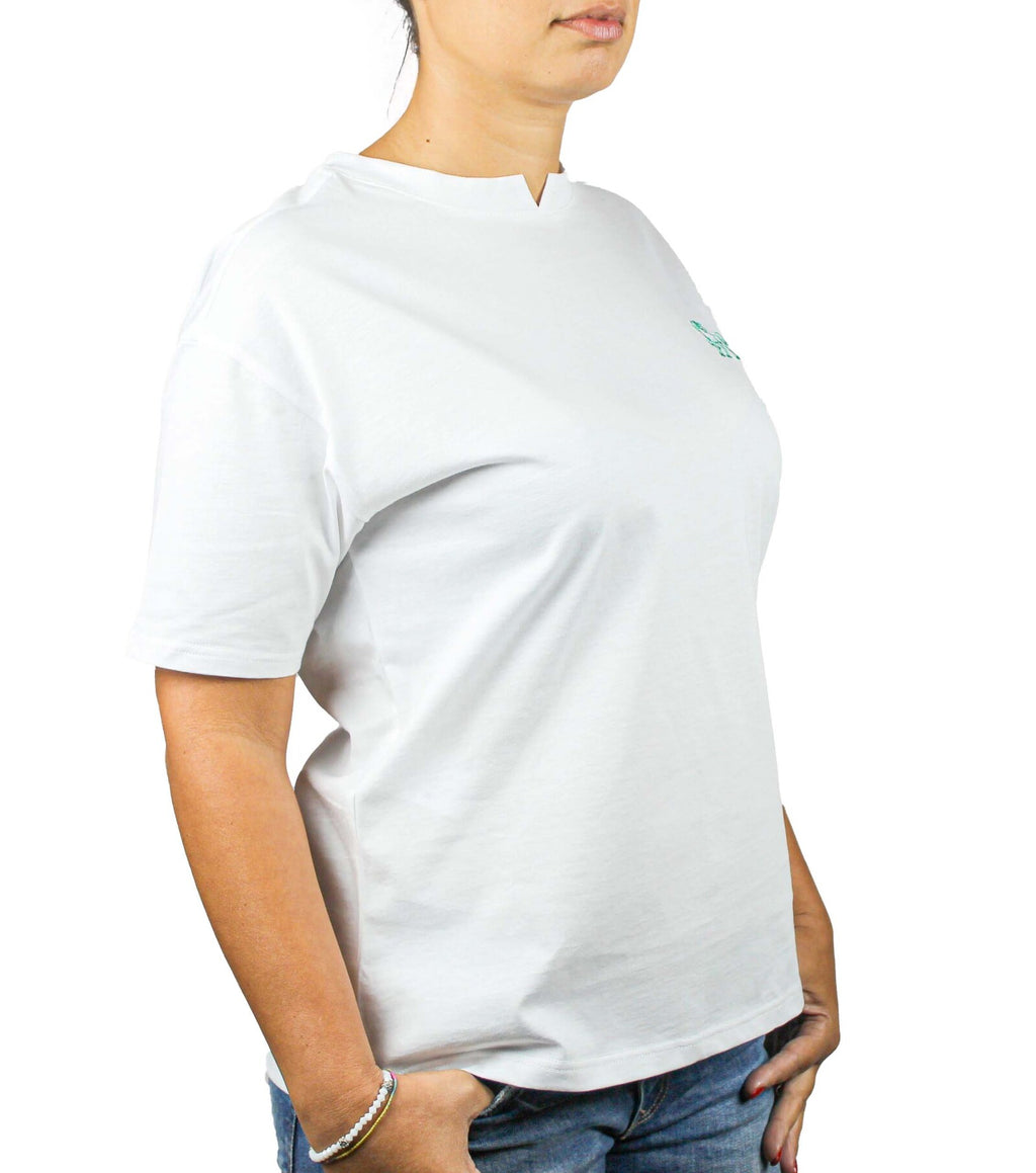 T-shirt bianca con logo ricamato lato cuore 2
