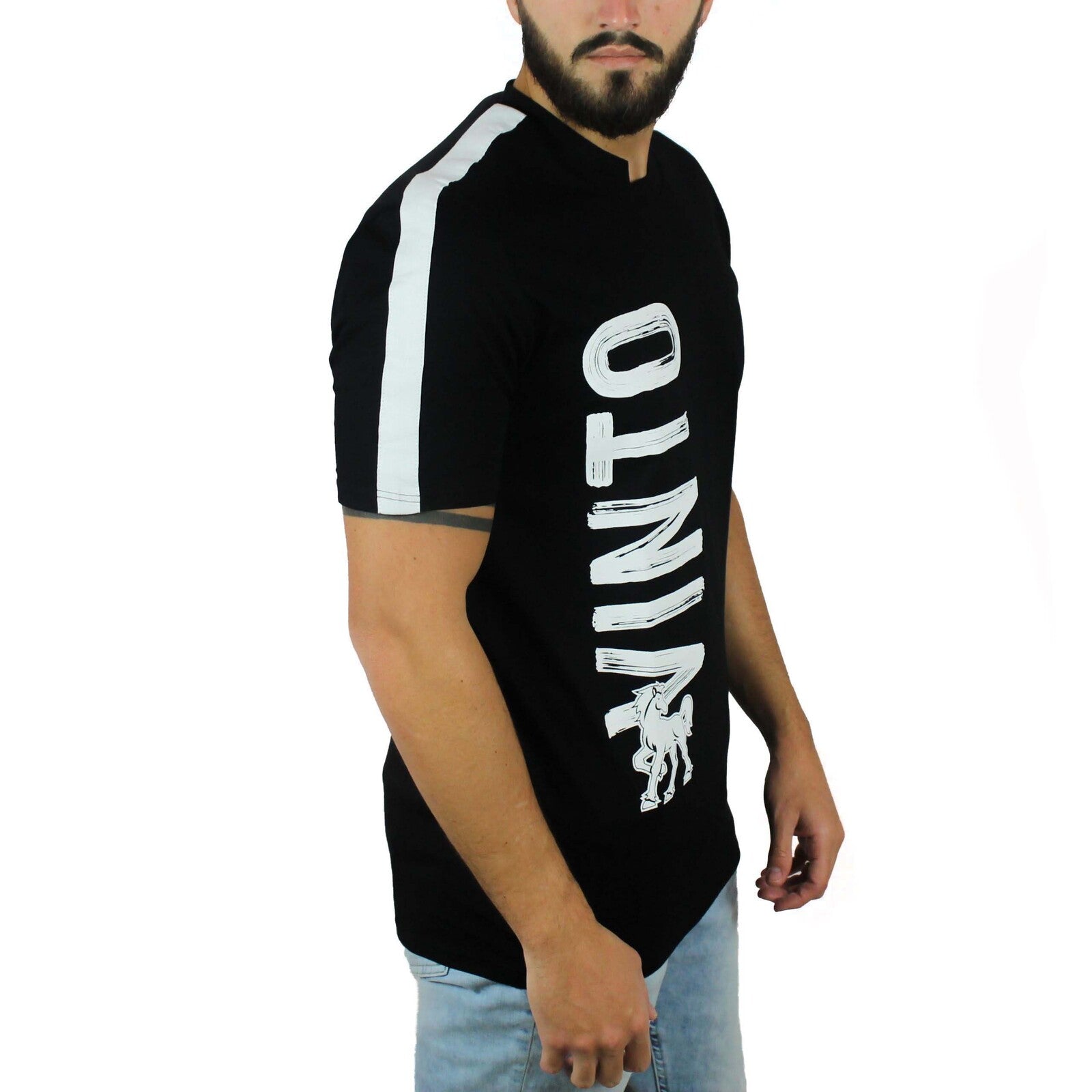 T-shirt nera inserti lino bianco su spalle e stampa Vinto 3