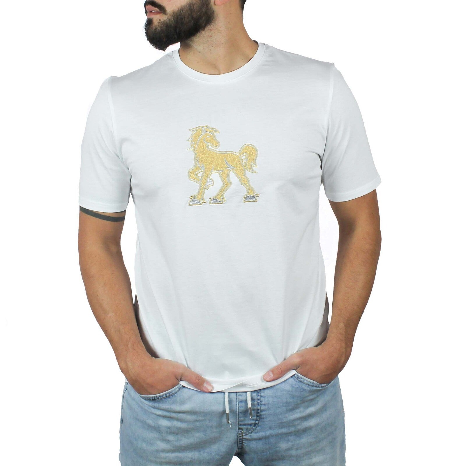 T-shirt bianca con ricamo Vinto oro 2